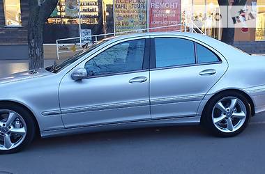 Седан Mercedes-Benz C-Class 2004 в Києві