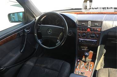 Седан Mercedes-Benz C-Class 1999 в Днепре