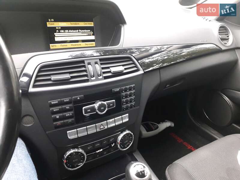 Універсал Mercedes-Benz C-Class 2012 в Звягелі