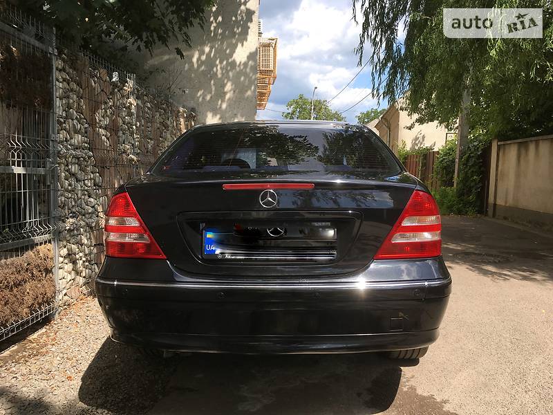 Седан Mercedes-Benz C-Class 2004 в Ужгороді