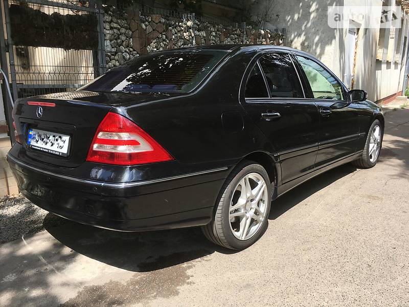 Седан Mercedes-Benz C-Class 2004 в Ужгороді