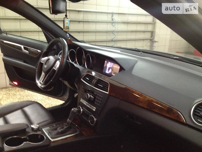 Седан Mercedes-Benz C-Class 2012 в Харкові