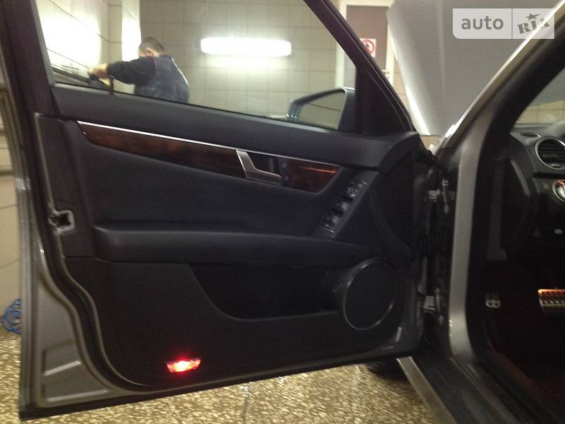 Седан Mercedes-Benz C-Class 2012 в Харкові