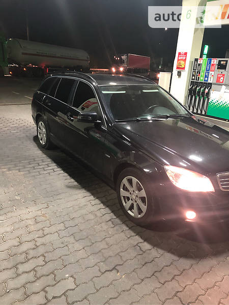 Універсал Mercedes-Benz C-Class 2011 в 