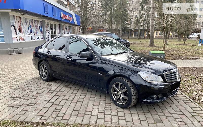Седан Mercedes-Benz C-Class 2011 в Івано-Франківську