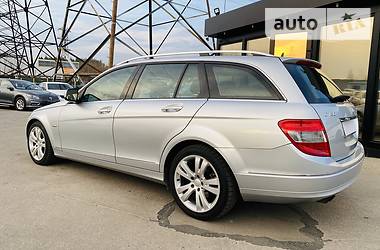 Універсал Mercedes-Benz C-Class 2009 в 