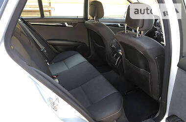 Універсал Mercedes-Benz C-Class 2012 в 