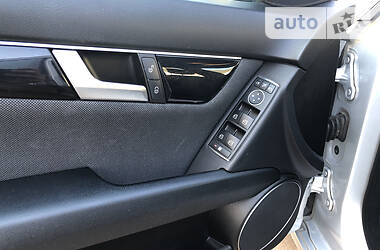 Універсал Mercedes-Benz C-Class 2012 в 