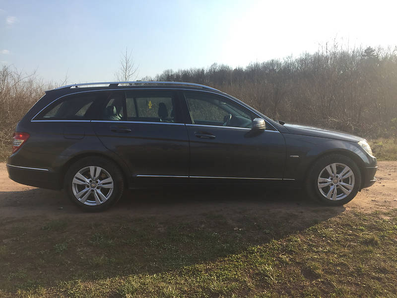 Універсал Mercedes-Benz C-Class 2010 в 
