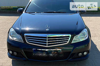 Універсал Mercedes-Benz C-Class 2012 в 