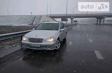 Універсал Mercedes-Benz C-Class 2005 в 