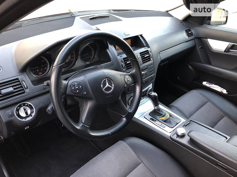 Седан Mercedes-Benz C-Class 2011 в Луцке
