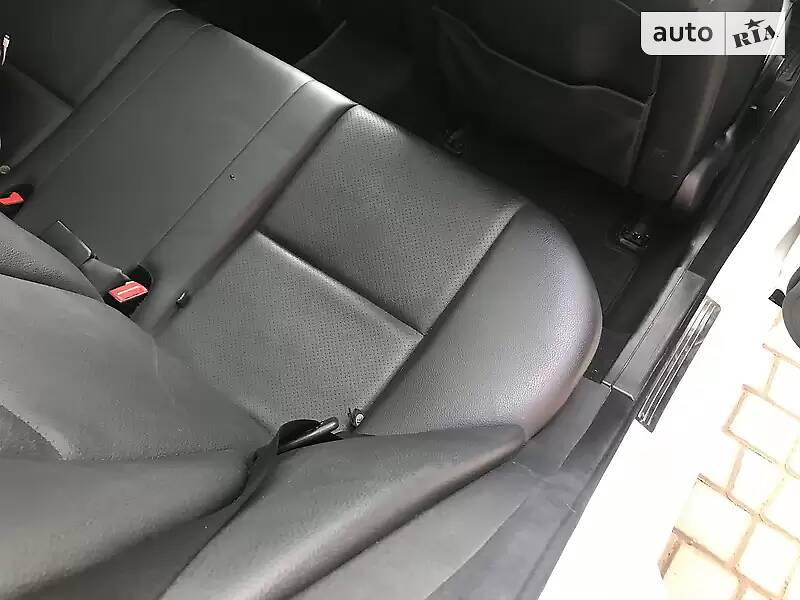 Універсал Mercedes-Benz C-Class 2010 в Чернівцях