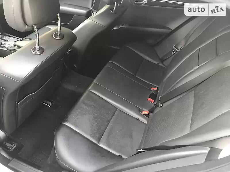 Універсал Mercedes-Benz C-Class 2010 в Чернівцях