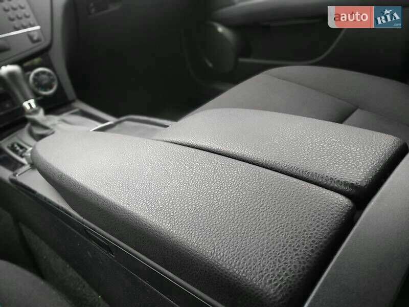 Универсал Mercedes-Benz C-Class 2009 в Львове