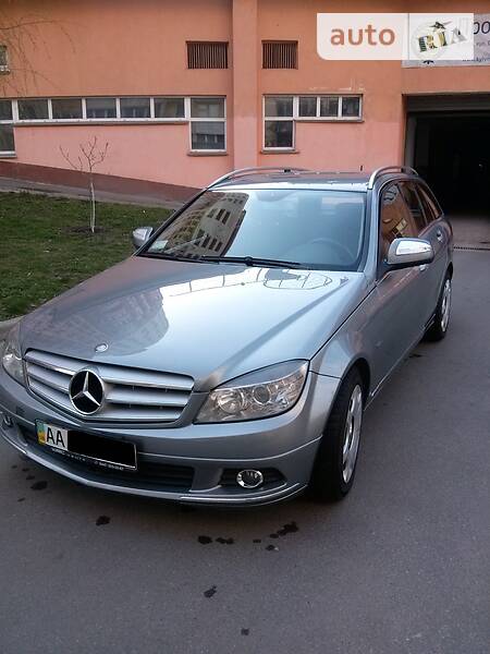 Універсал Mercedes-Benz C-Class 2008 в Києві