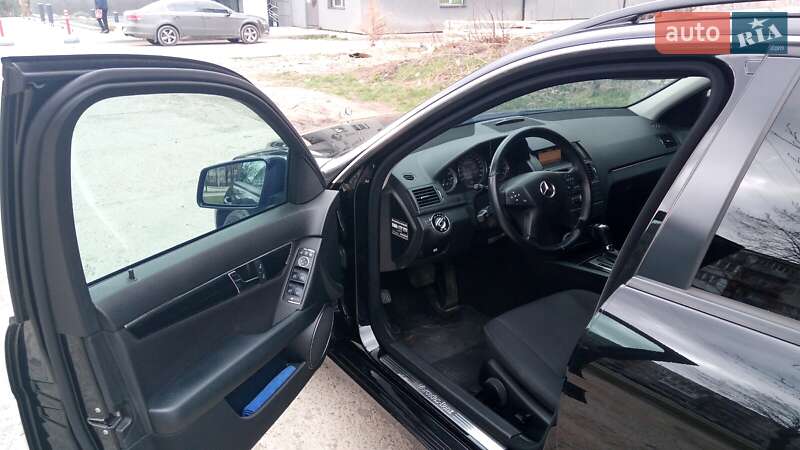 Универсал Mercedes-Benz C-Class 2009 в Львове