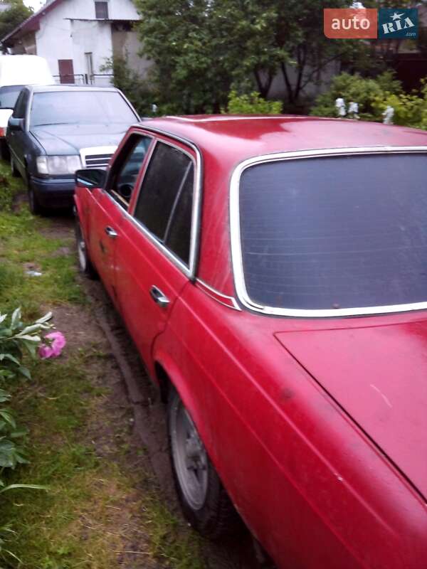 Седан Mercedes-Benz C-Class 1981 в Бориславе