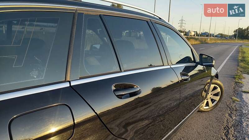 Универсал Mercedes-Benz C-Class 2010 в Львове