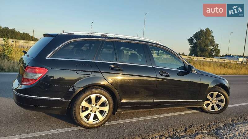 Универсал Mercedes-Benz C-Class 2010 в Львове
