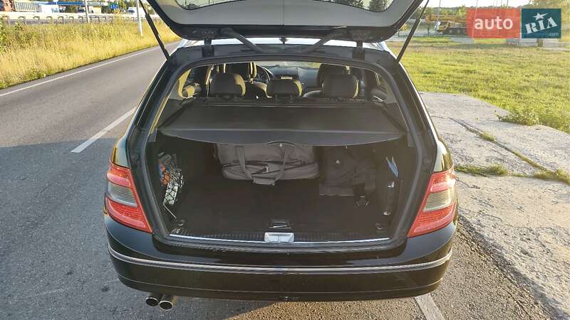 Универсал Mercedes-Benz C-Class 2010 в Львове