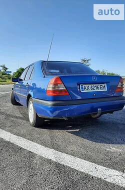 Седан Mercedes-Benz C-Class 1996 в Днепре