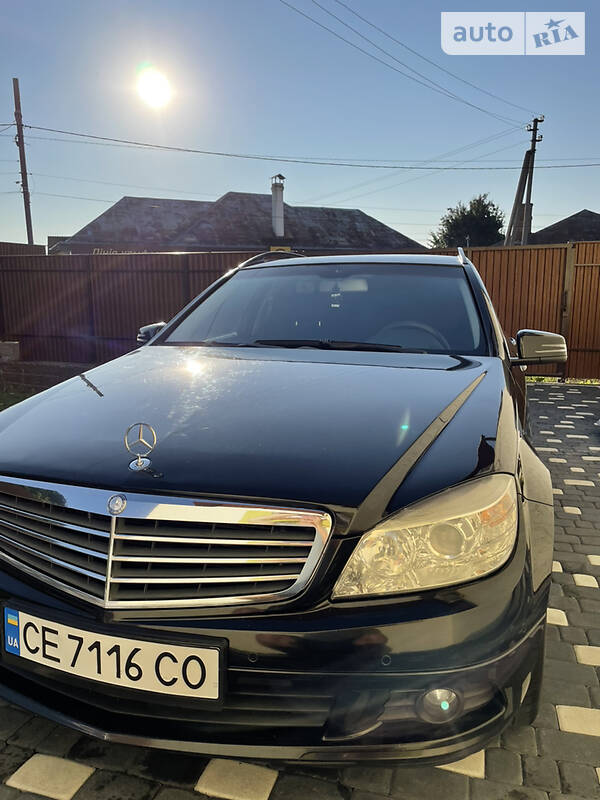 Універсал Mercedes-Benz C-Class 2010 в Чернівцях