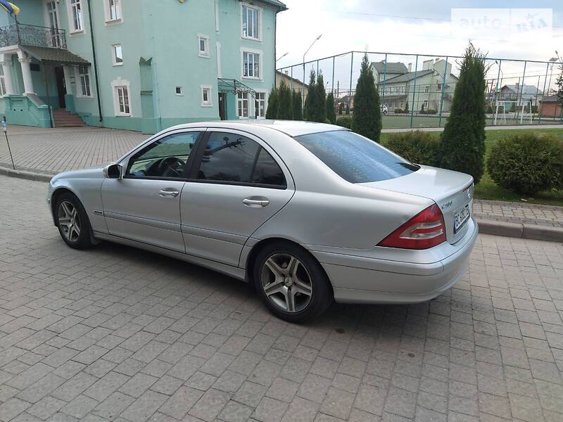 Седан Mercedes-Benz C-Class 2005 в Львові