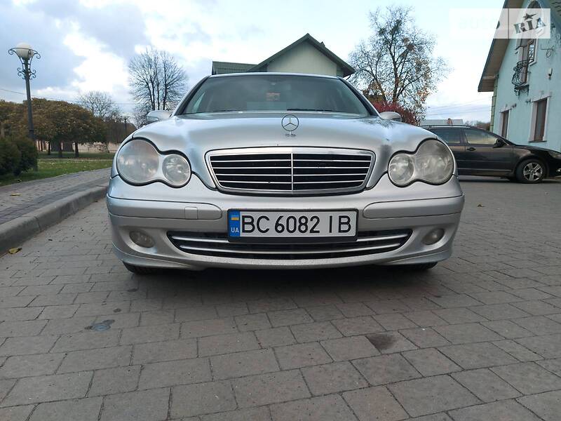 Седан Mercedes-Benz C-Class 2005 в Львові