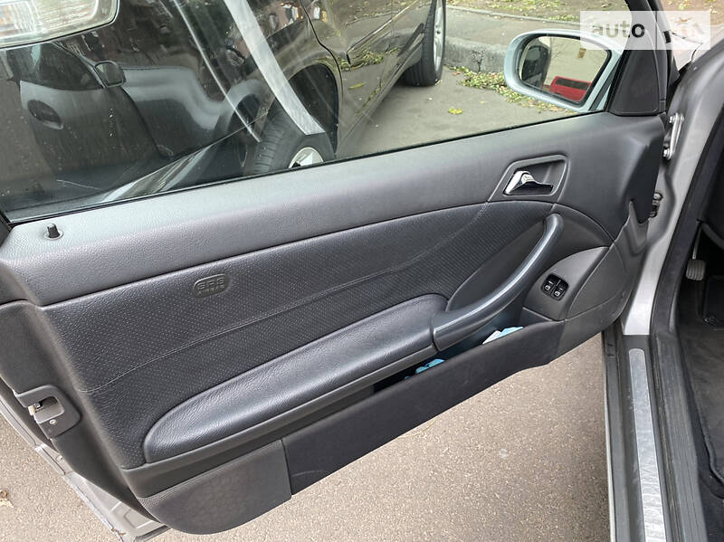 Купе Mercedes-Benz C-Class 2001 в Киеве