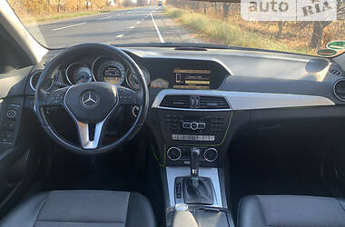 Універсал Mercedes-Benz C-Class 2011 в Києві