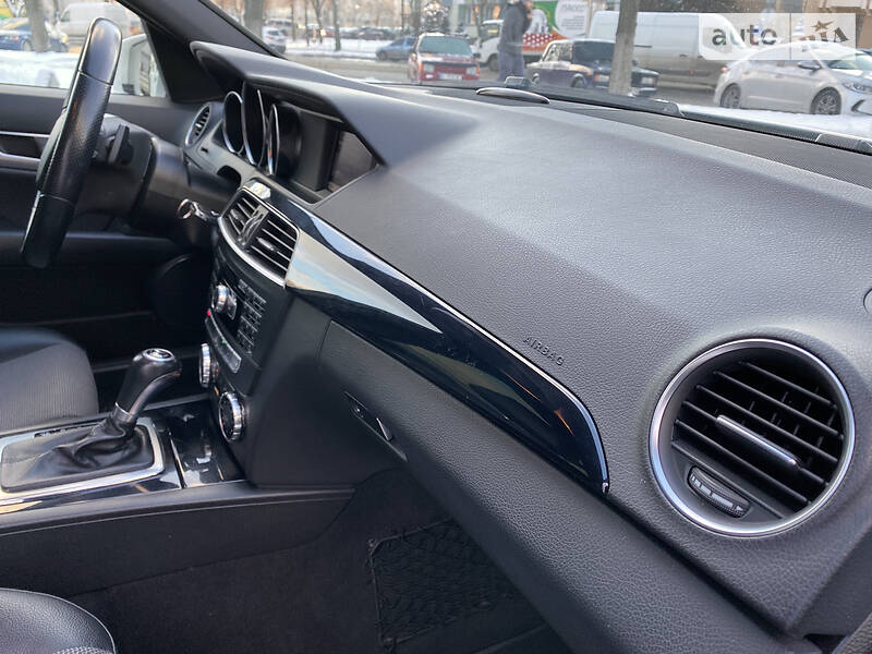 Седан Mercedes-Benz C-Class 2013 в Киеве