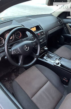 Седан Mercedes-Benz C-Class 2008 в Ровно