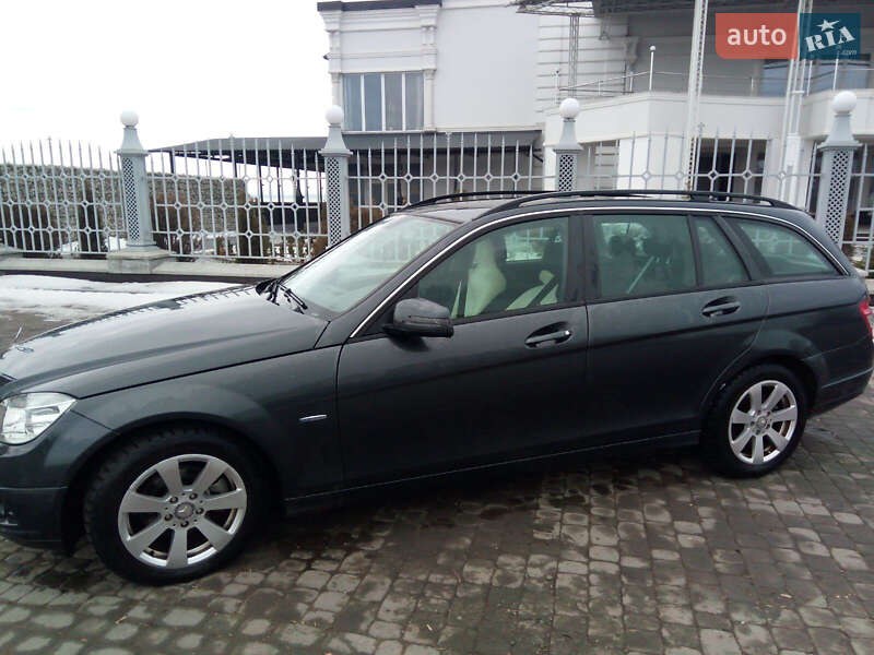 Універсал Mercedes-Benz C-Class 2010 в Снятині