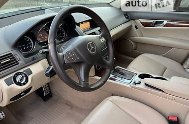 Седан Mercedes-Benz C-Class 2010 в 