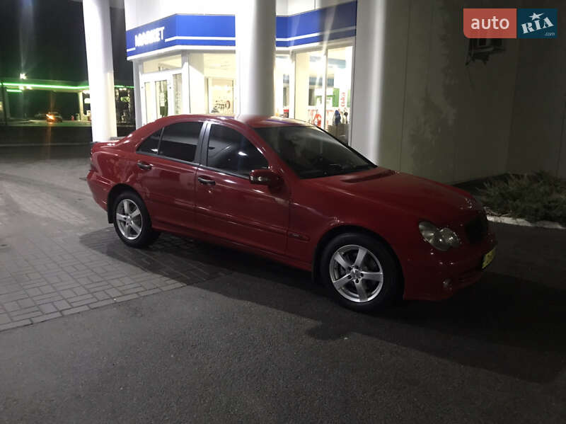 Mercedes-Benz C-Class 2004
