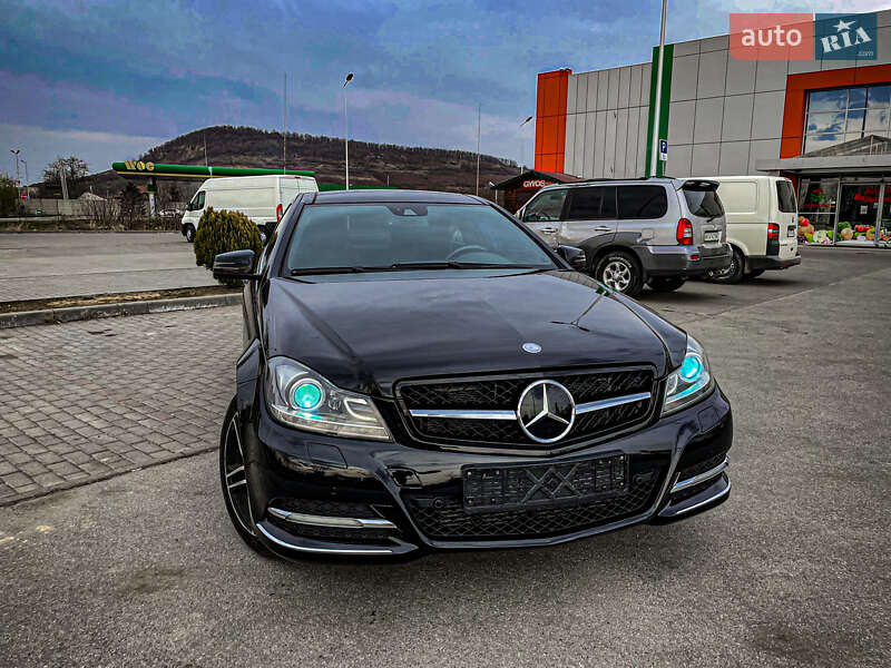 Купе Mercedes-Benz C-Class 2012 в Киеве