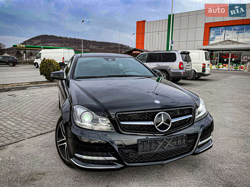 Купе Mercedes-Benz C-Class 2012 в Киеве