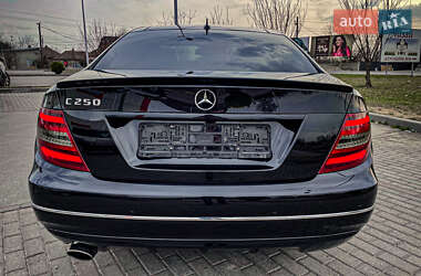 Купе Mercedes-Benz C-Class 2012 в 