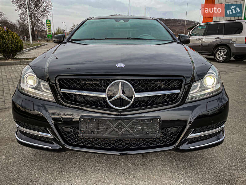 Купе Mercedes-Benz C-Class 2012 в Киеве