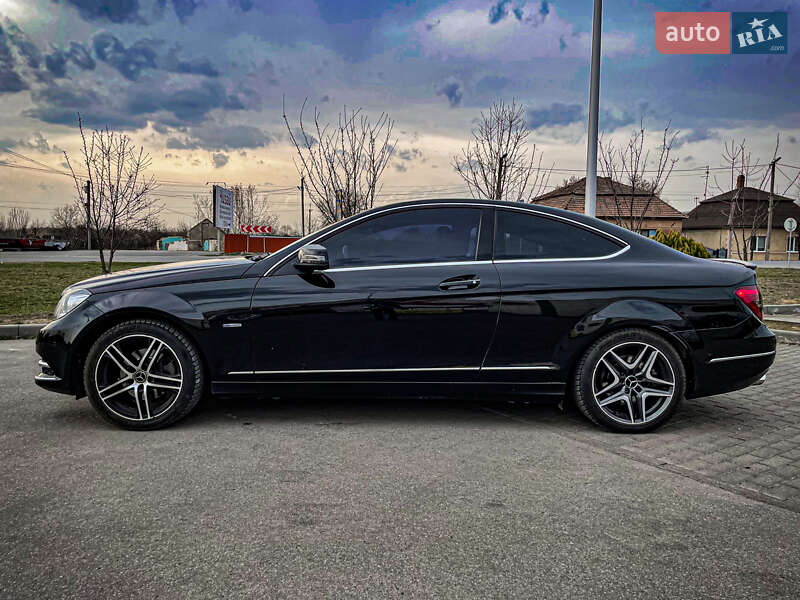 Купе Mercedes-Benz C-Class 2012 в Киеве