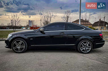 Купе Mercedes-Benz C-Class 2012 в 