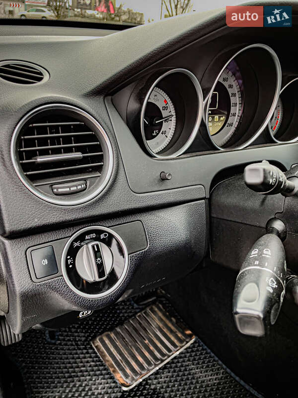 Купе Mercedes-Benz C-Class 2012 в Киеве