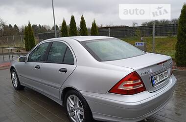 Седан Mercedes-Benz C-Class 2004 в Львове