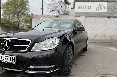 Седан Mercedes-Benz C-Class 2012 в Виннице