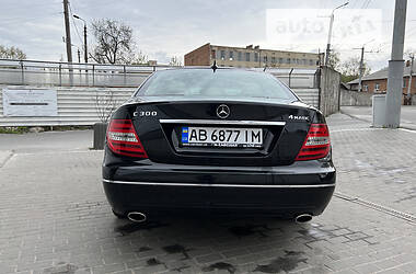 Седан Mercedes-Benz C-Class 2012 в Виннице