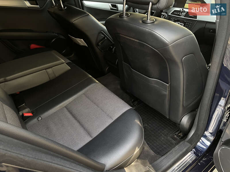 Универсал Mercedes-Benz C-Class 2011 в Львове