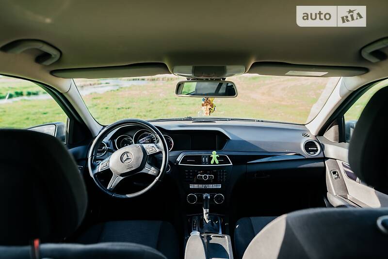 Универсал Mercedes-Benz C-Class 2011 в Ровно