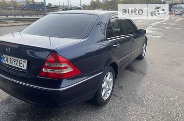 Седан Mercedes-Benz C-Class 2001 в Киеве