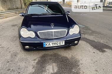 Седан Mercedes-Benz C-Class 2001 в Киеве